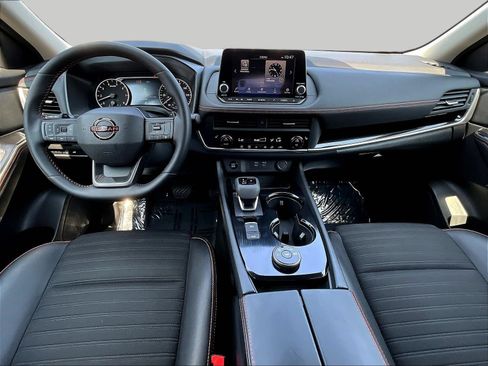Certified 2026 Nissan Rogue SV AWD/4WD image 10