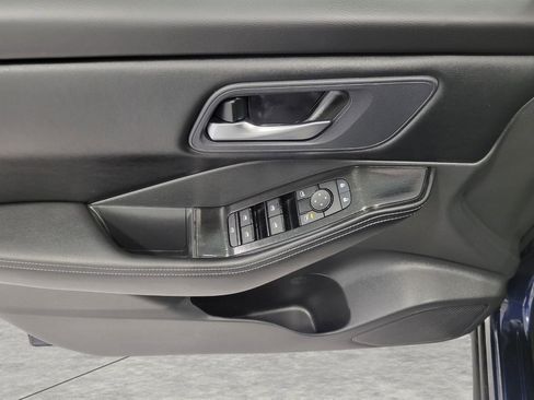 Certified 2025 Nissan Rogue SV AWD/4WD image 58