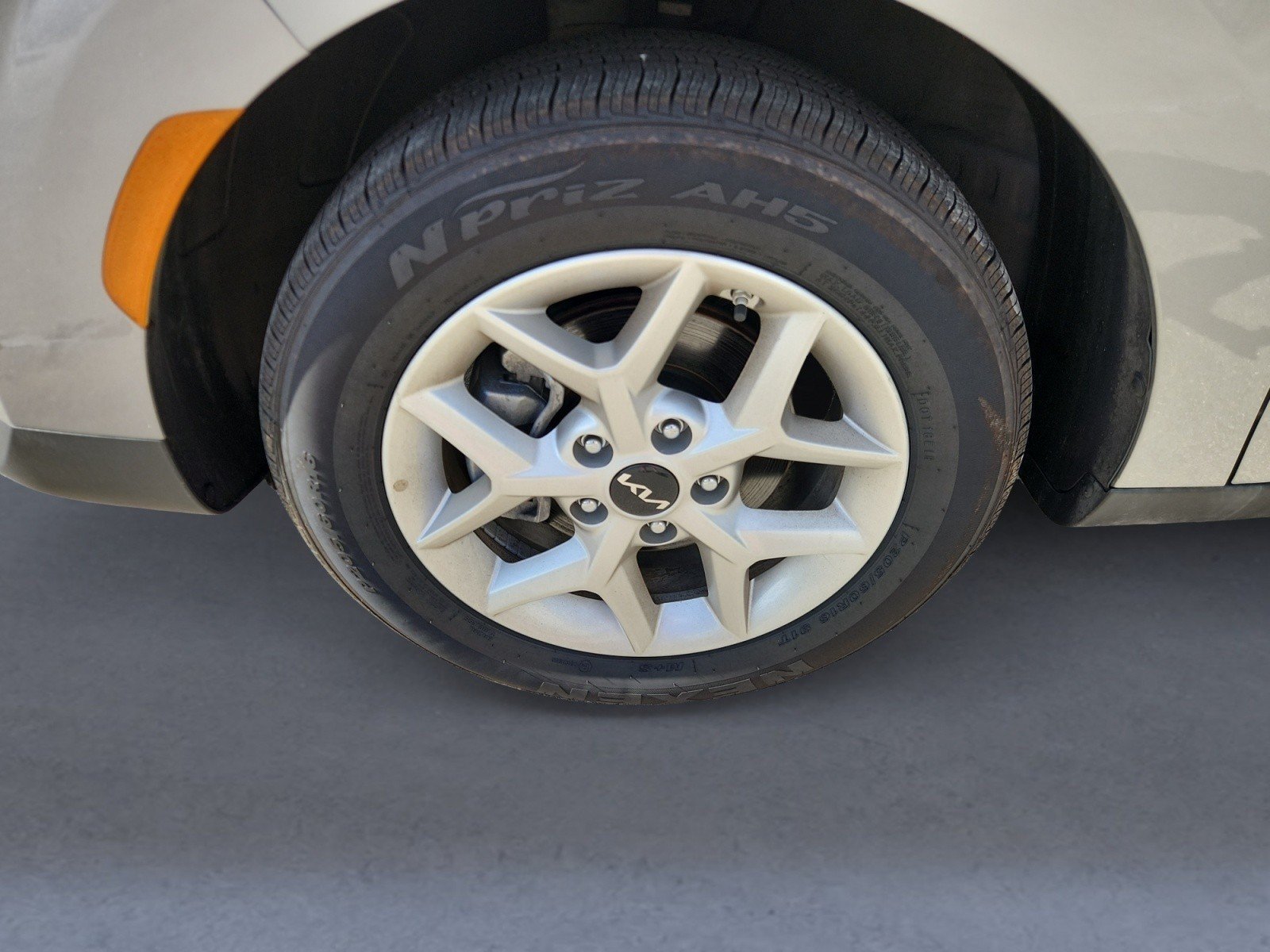 Used 2025 Kia Soul LX w/ LX Technology Package FWD image 8