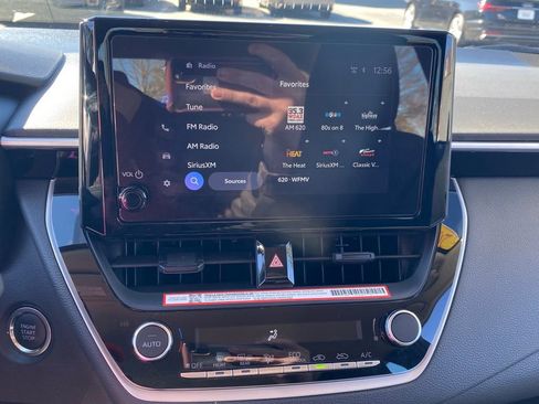 Used 2025 Toyota Corolla LE image 24