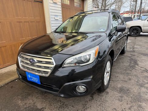 Used 2017 Subaru Outback 2.5i Premium image 7