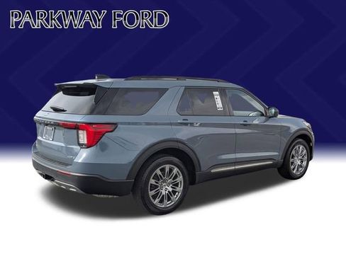 Used 2025 Ford Explorer Active w/ Active Comfort Package image 5