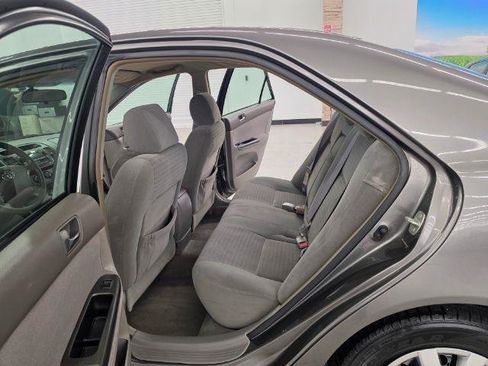 Used 2005 Toyota Camry FWD image 29