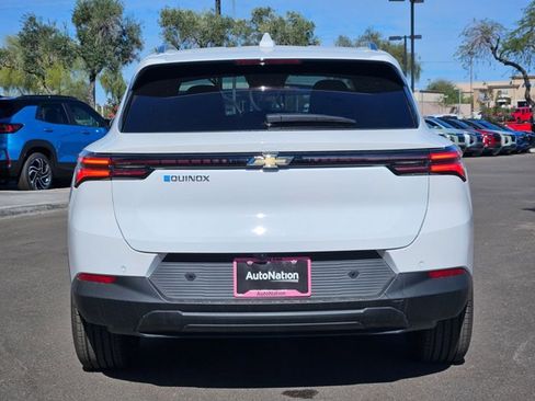 New 2026 Chevrolet Equinox EV LT image 8