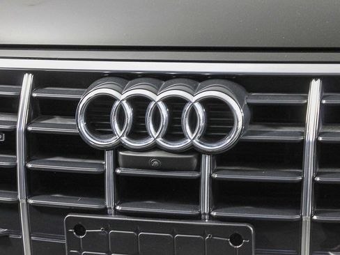 Used 2022 Audi Q5 2.0T Premium Plus w/ Premium Plus Package image 5