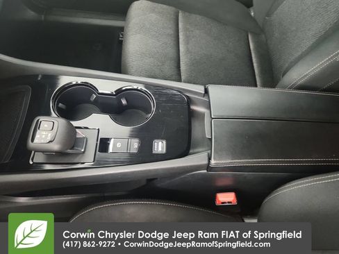 Used 2024 Nissan Rogue SV FWD image 27