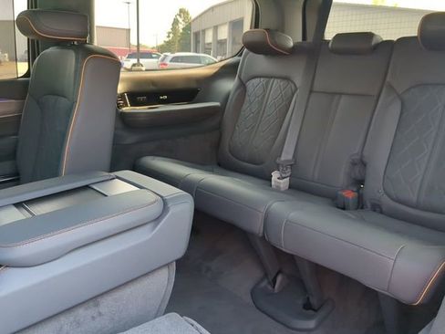 New 2023 Jeep Grand Wagoneer Series III AWD/4WD image 33