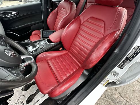 Used 2022 Alfa Romeo Giulia Sprint image 13