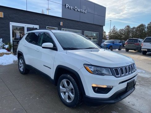 Certified 2019 Jeep Compass Latitude w/ Cold Weather Group image 1