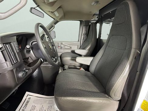 Used 2025 Chevrolet Express 2500 w/ Driver Convenience Package RWD image 17