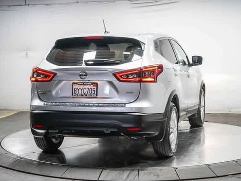 Used 2021 Nissan Rogue Sport S image 11