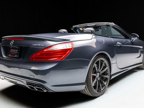 Used 2015 Mercedes-Benz SL 63 AMG w/ Driver Assistance Package image 29