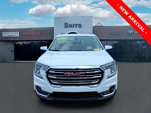 Used 2022 GMC Terrain SLT w/ Tech Package AWD/4WD image 2