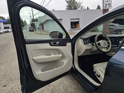 Used 2023 Volvo XC60 B6 Ultimate w/ Protection Package Premier AWD/4WD image 20