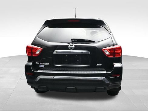 Used 2017 Nissan Pathfinder S AWD/4WD image 4