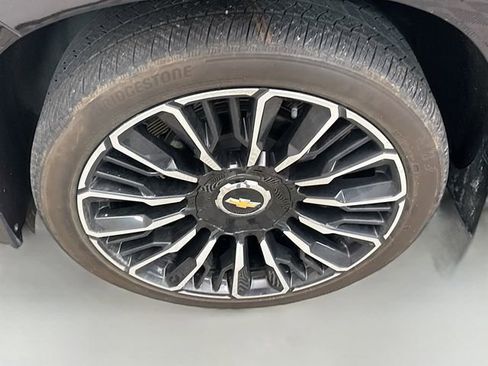 Used 2025 Chevrolet Tahoe High Country AWD/4WD image 36