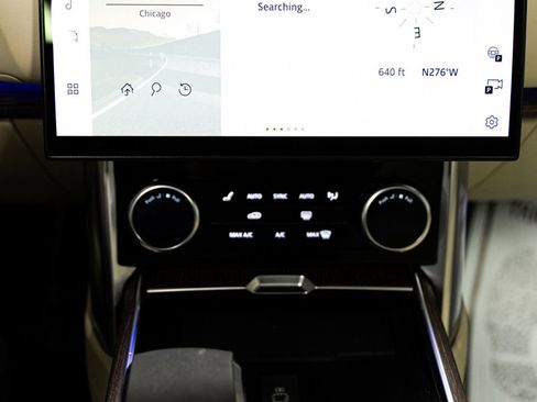 Used 2023 Land Rover Range Rover SE image 16