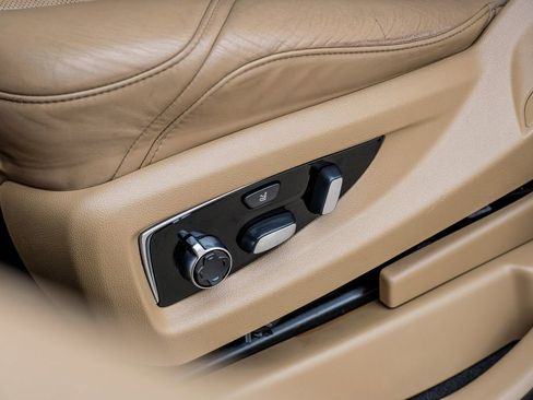 Used 2019 Cadillac Escalade Platinum image 35