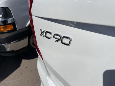Used 2016 Volvo XC90 T6 Momentum w/ Momentum Plus Package AWD/4WD image 5
