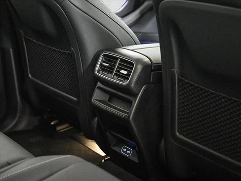 Used 2025 Mercedes-Benz GLE 450 4MATIC image 18