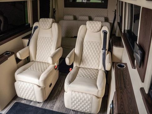 Used 2023 Mercedes-Benz Sprinter 3500 image 18