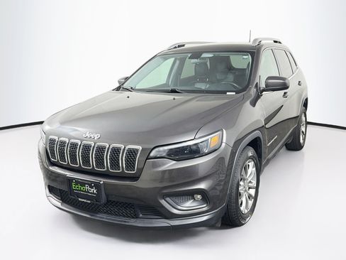 Used 2019 Jeep Cherokee Latitude Plus FWD image 3