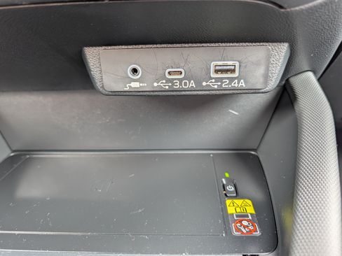Used 2025 Subaru Forester Premium AWD/4WD image 33