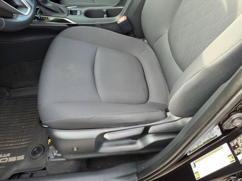 Used 2023 Toyota Corolla Cross LE w/ Moonroof Package AWD/4WD image 25