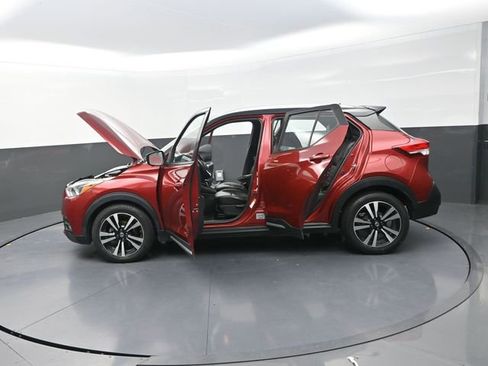 Used 2019 Nissan Kicks SR w/ SR Premium Package FWD image 13