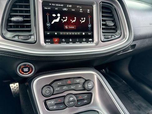 Used 2022 Dodge Challenger R/T w/ Plus Package image 18