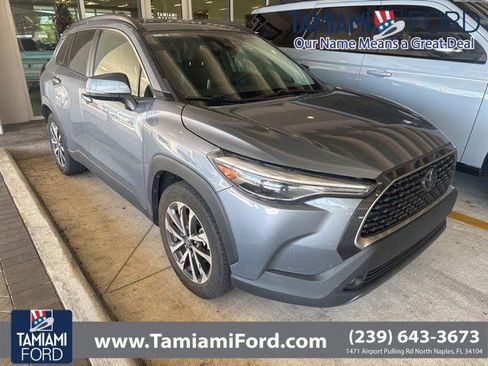 Used 2022 Toyota Corolla Cross XLE image 1