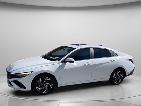 New 2026 Hyundai Elantra Limited image 2