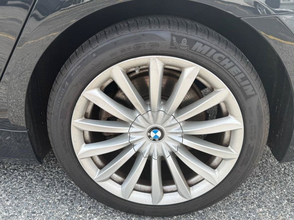 Used 2022 BMW 740i RWD image 8