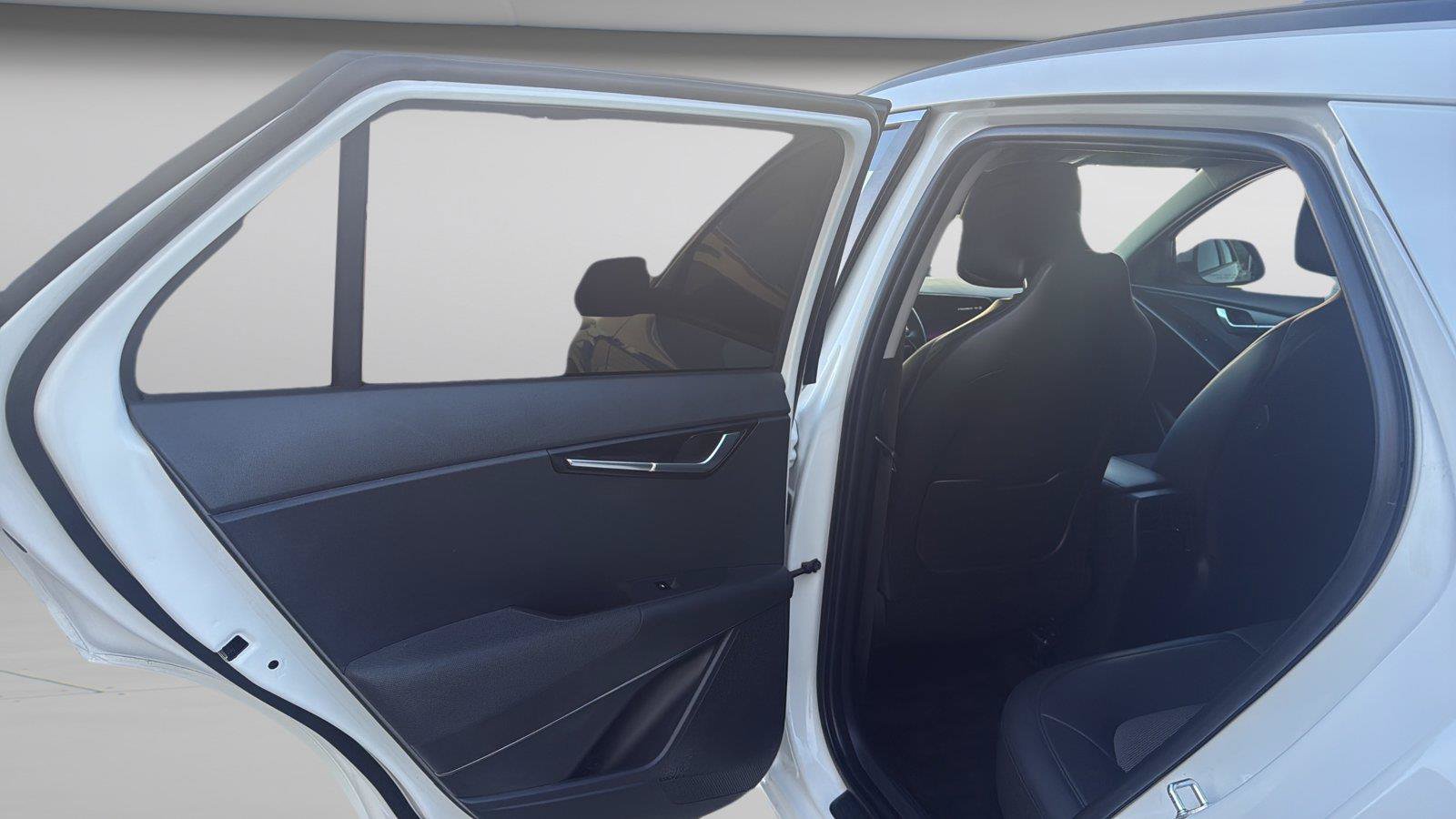 Used 2025 Kia Niro EX FWD image 29