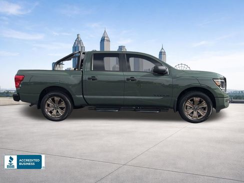 Certified 2024 Nissan Titan SV w/ SV Bronze Edition Package image 6