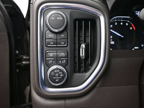 Used 2021 GMC Sierra 1500 SLT w/ SLT Premium Package AWD/4WD image 11