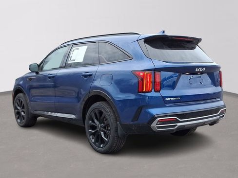Used 2023 Kia Sorento SX image 4