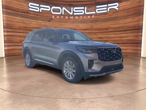 Used 2025 Ford Explorer Platinum w/ LUX Leather Package image 9