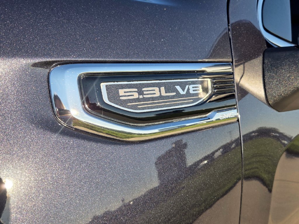 Used 2023 GMC Sierra 1500 SLT w/ SLT Premium Package AWD/4WD image 17