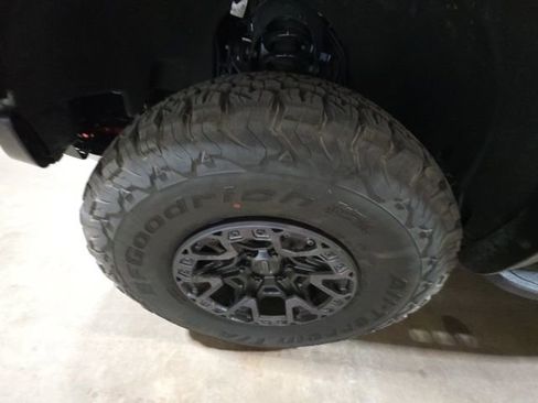 Certified 2025 Ford F150 Raptor w/ Equipment Group 803A Raptor R image 6