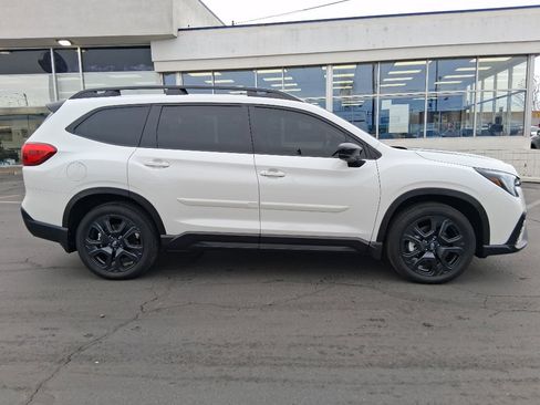 Used 2025 Subaru Ascent Bronze Edition image 2