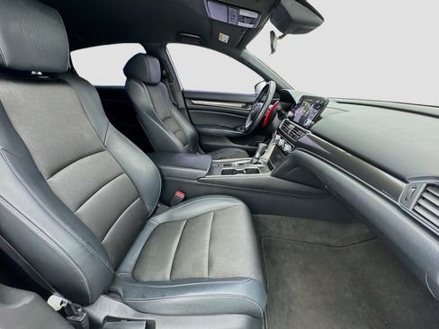 Used 2018 Honda Accord Sport image 18