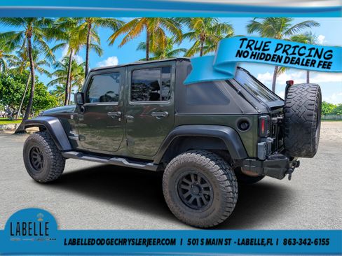 Used 2009 Jeep Wrangler Unlimited Sahara AWD/4WD image 5