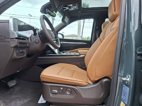 New 2026 Cadillac Escalade Luxury w/ Touring Package AWD/4WD image 14