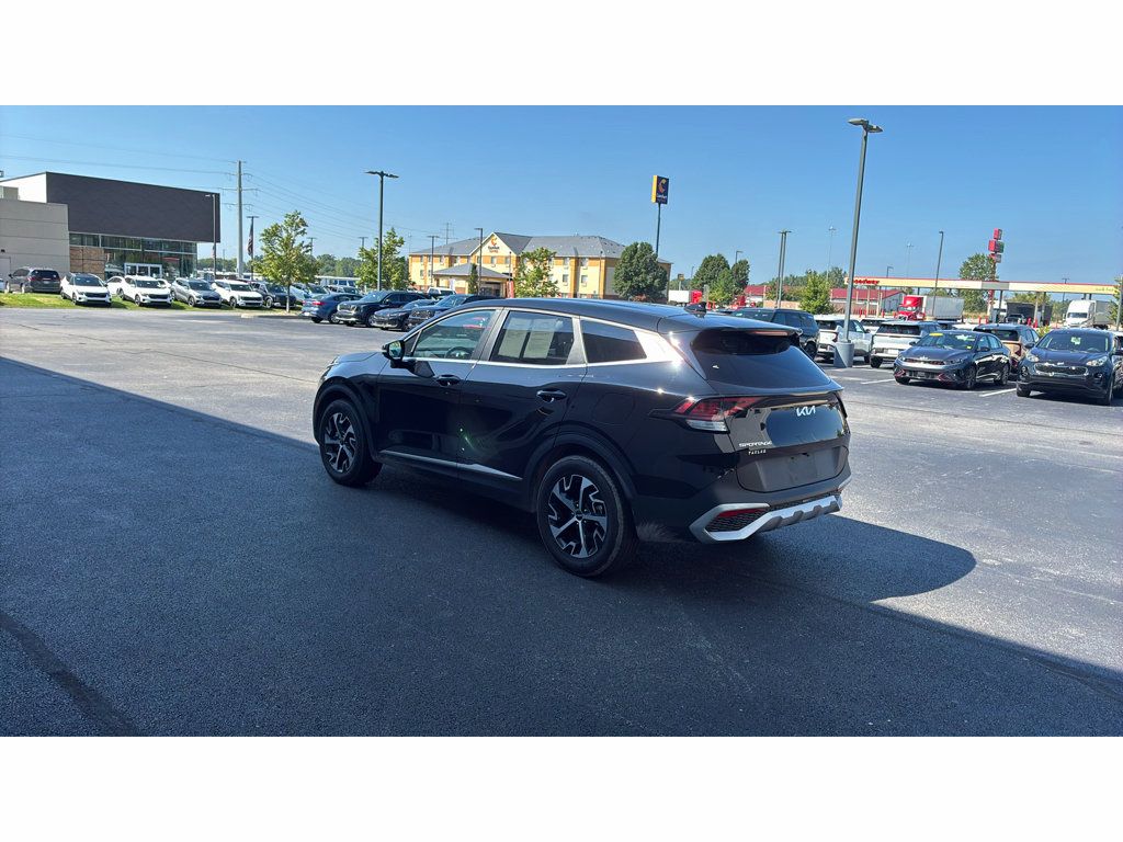 Used 2025 Kia Sportage EX FWD image 5