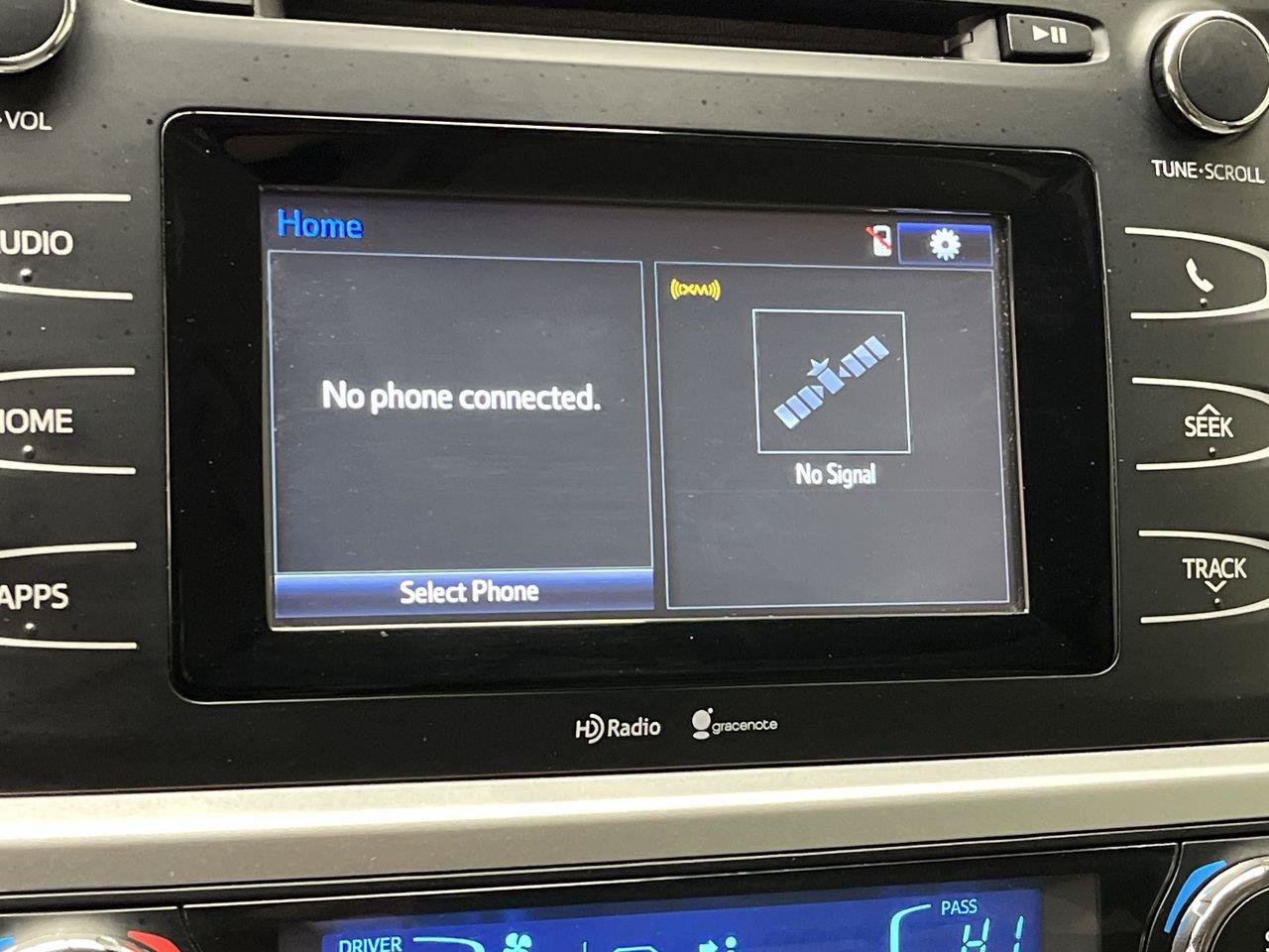 Used 2014 Toyota Highlander Plus AWD/4WD image 18