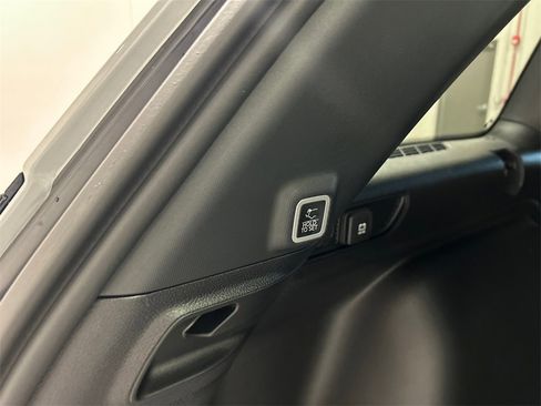 New 2025 Jeep Grand Cherokee 4WD image 33