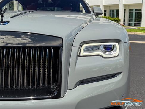 Used 2018 Rolls-Royce Wraith RWD image 3