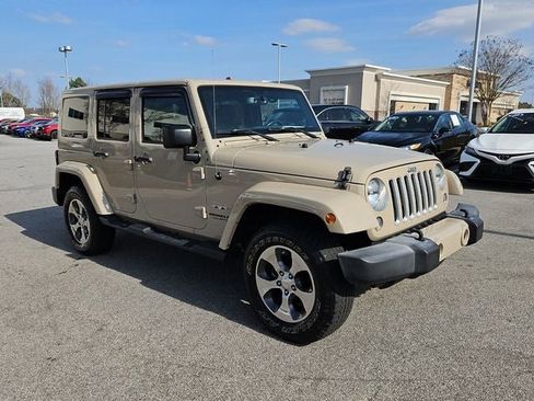 Used 2016 Jeep Wrangler Unlimited Sahara w/ Max Tow Package image 10