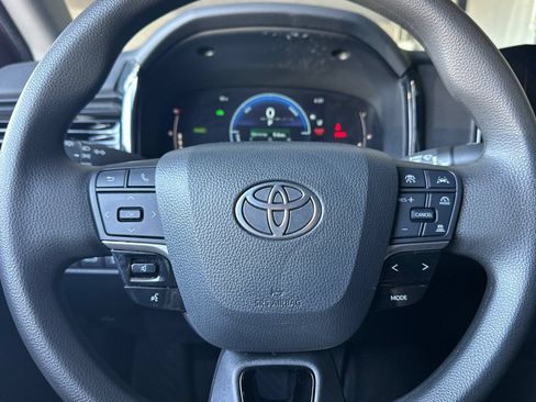Used 2025 Toyota Camry LE FWD image 19